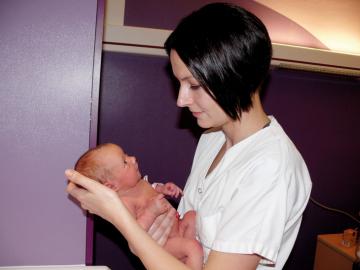 infirmiere et bebe